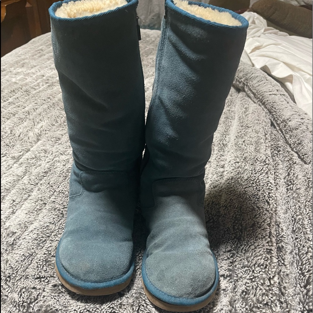 Woman’s Ugg boots size 7